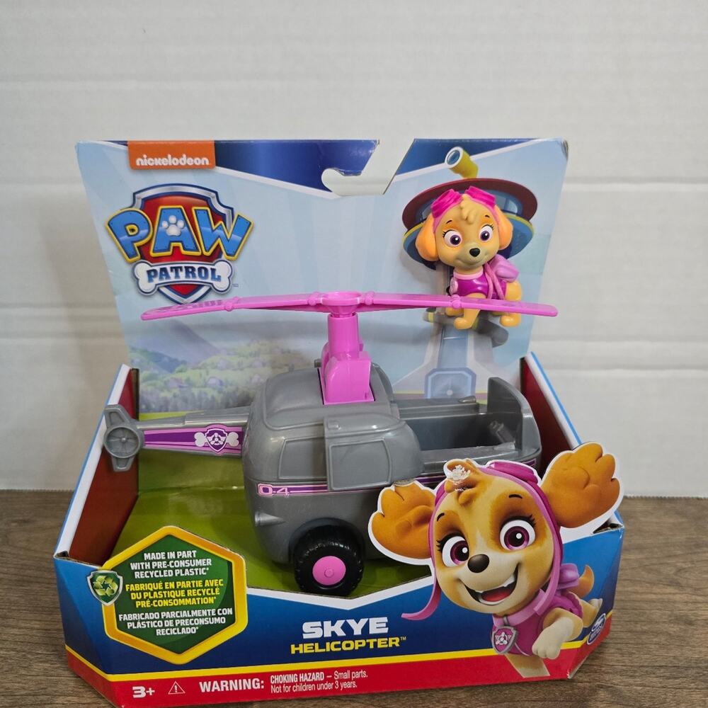 PAW Patrol Skye's Helicopter Vehicle with Collectible Figure by Spin Master
